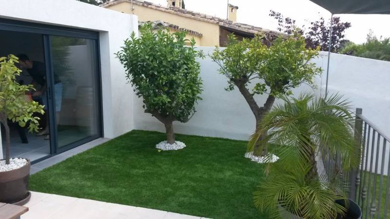 Aménager sa terrasse en jardin synthétique, Marseille